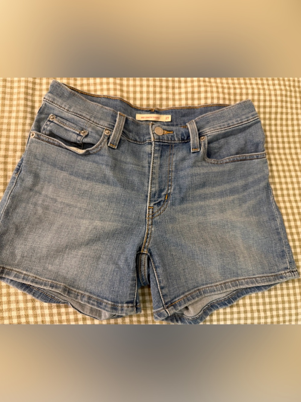 Levi's Mid length Shorts